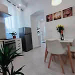 Leni's House